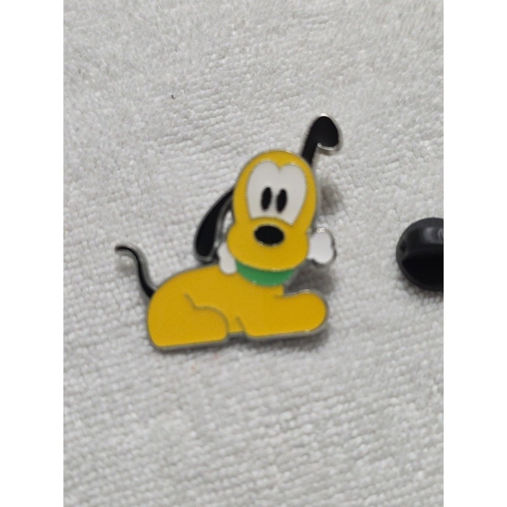Disney pin Pluto Cutie Characters cute‎ small bone dog mini